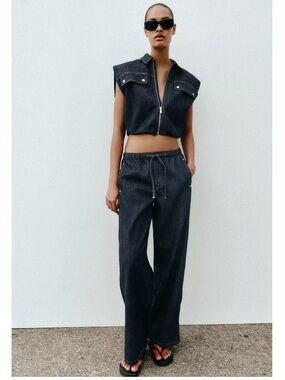 Zara Z1975 MID-RISE WIDE LEG
JOGGER JEANS
